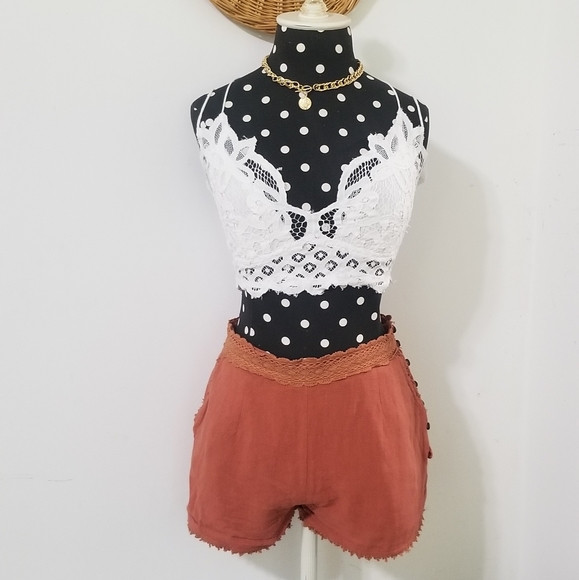 ON THE EDGE RUSTY LACE DETAIL SHORTS - Picture 2 of 15